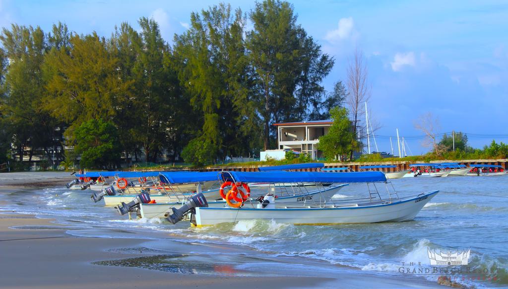 The Grand Beach Resort Port Dickson Extérieur photo
