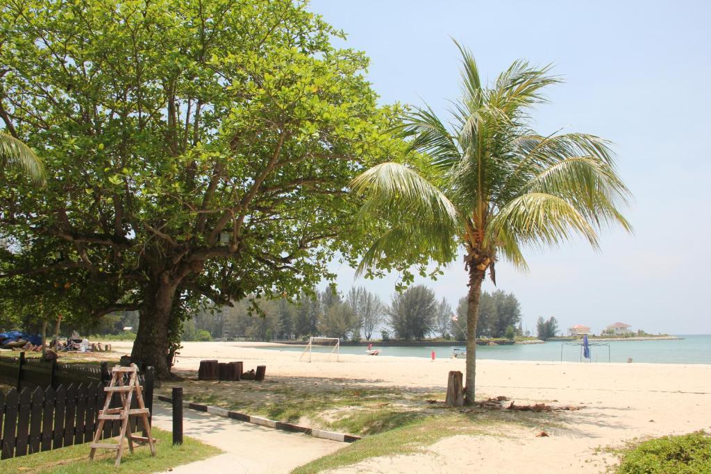 The Grand Beach Resort Port Dickson Extérieur photo