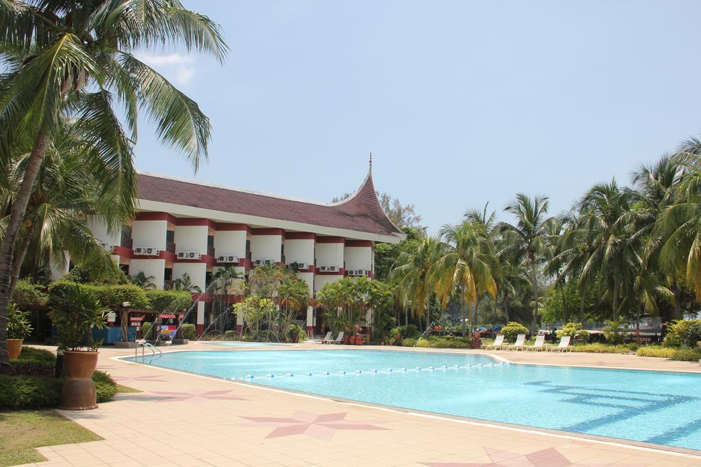 The Grand Beach Resort Port Dickson Extérieur photo