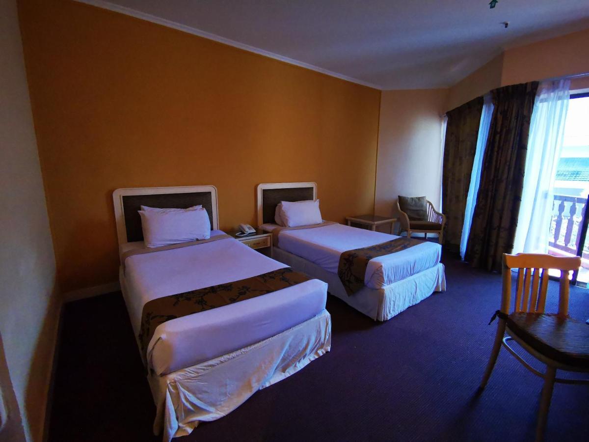 The Grand Beach Resort Port Dickson Extérieur photo