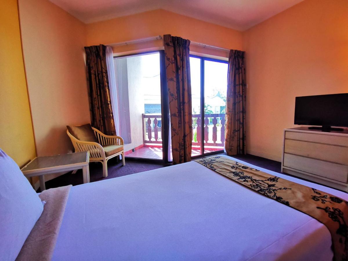 The Grand Beach Resort Port Dickson Extérieur photo