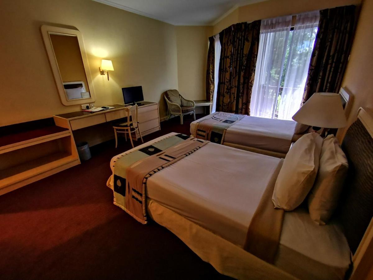 The Grand Beach Resort Port Dickson Extérieur photo