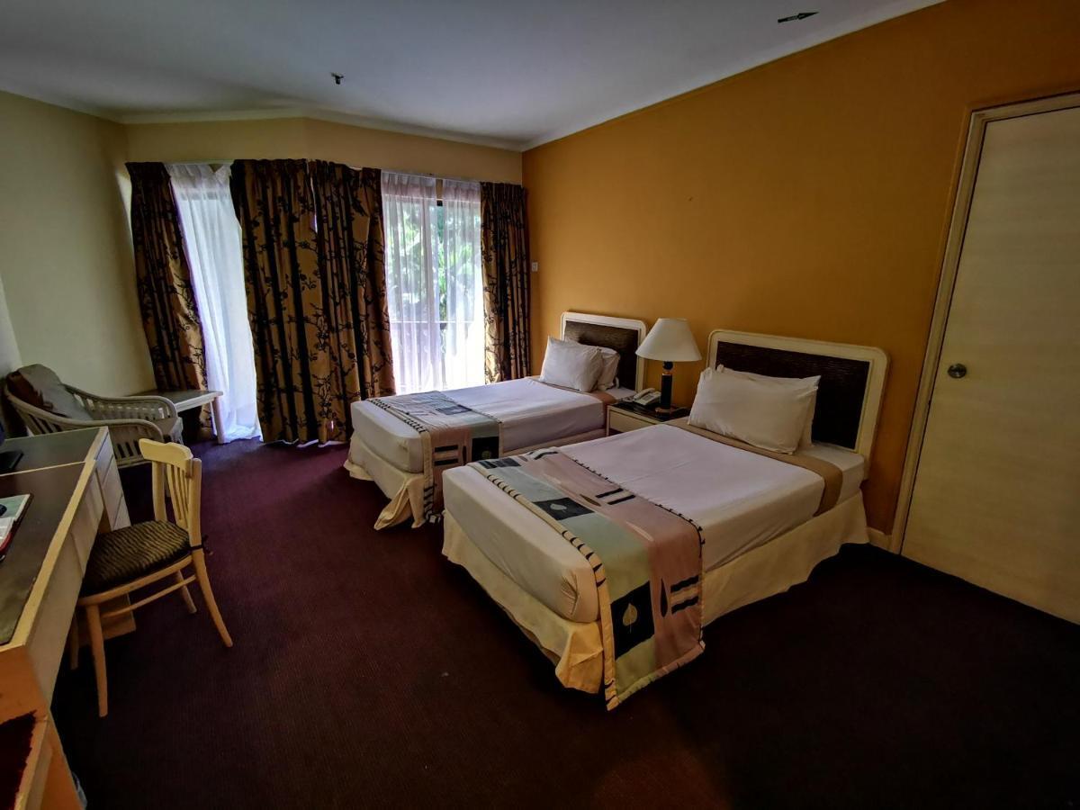 The Grand Beach Resort Port Dickson Extérieur photo